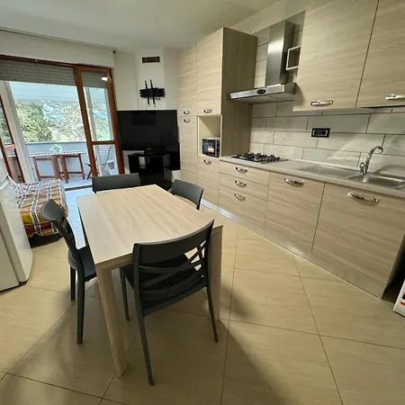 アパート Casa Borgo Degli Ulivi フォッローニカ